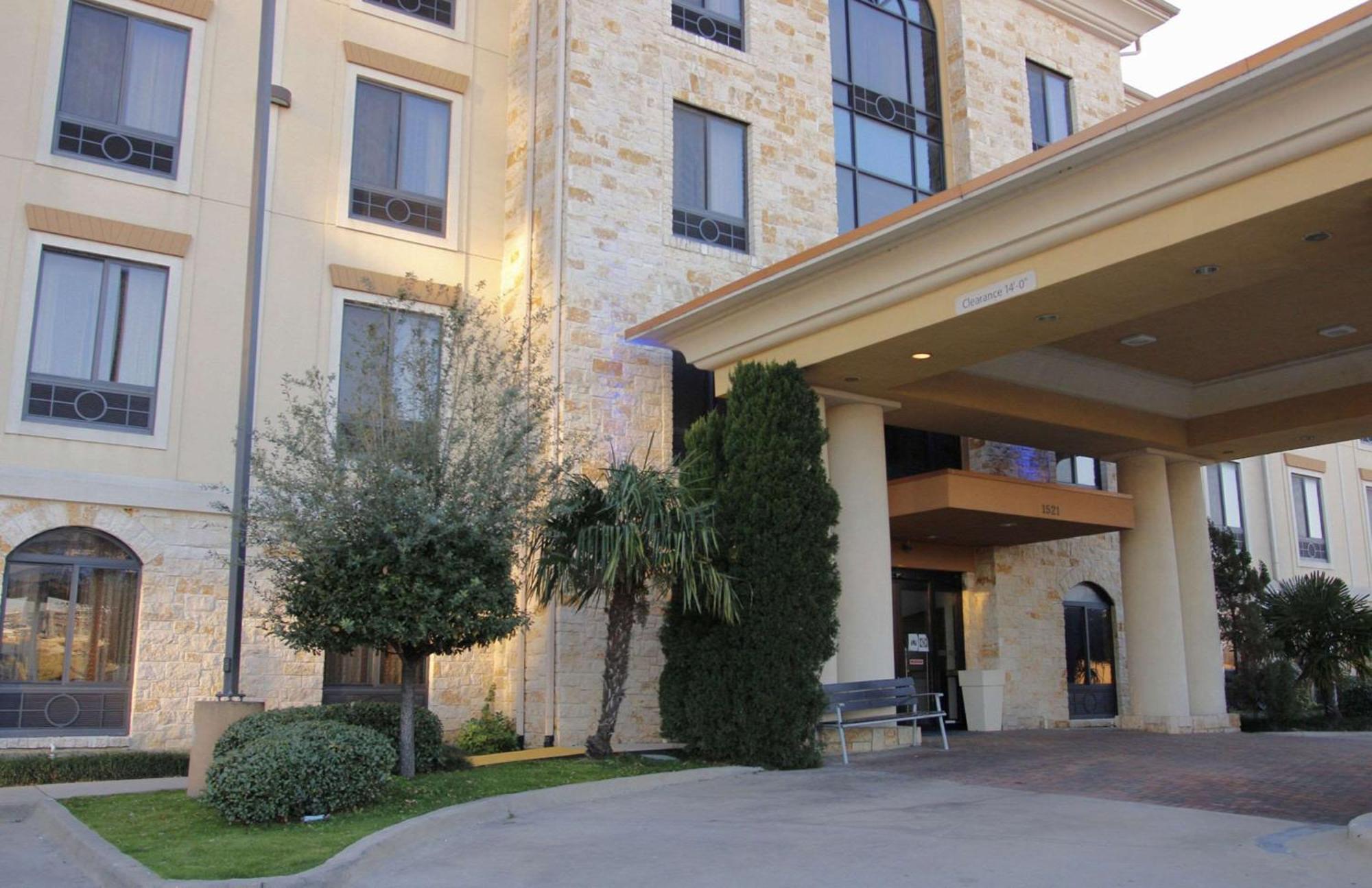 Comfort Inn & Suites Dallas Medical-Market Center Exteriér fotografie